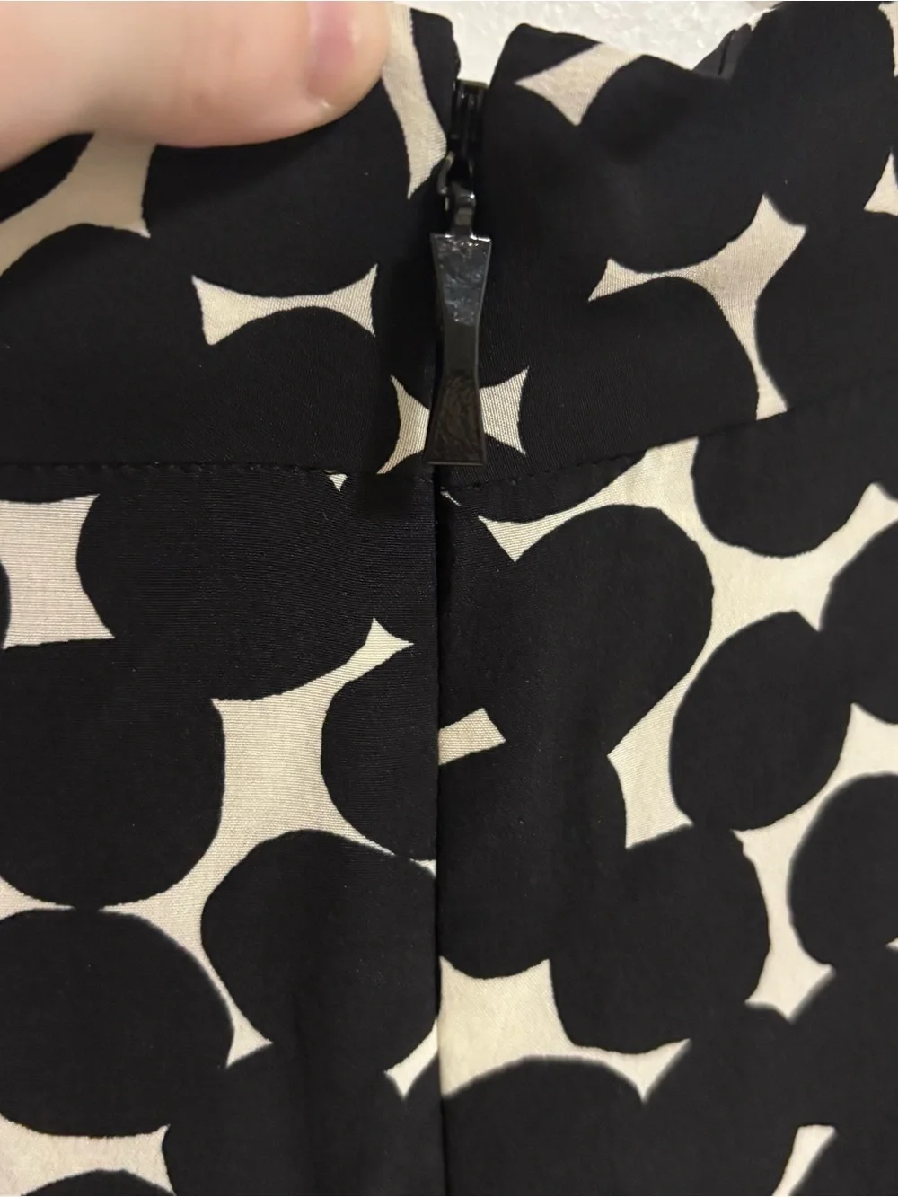 Kate Spade Blot Dot V-Neck Dress size 8